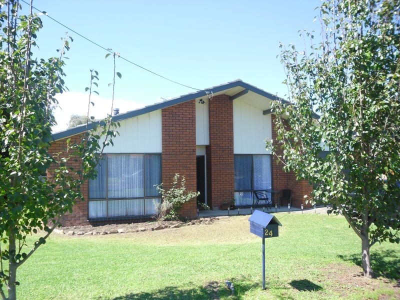 24 Haslingden Street, Moruya NSW 2537