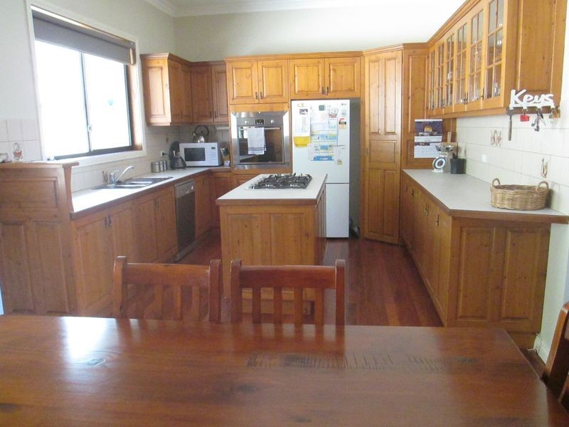 24 Brown Close, Moruya Heads NSW 2537