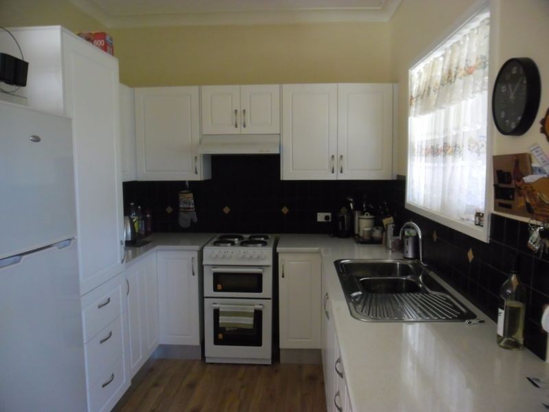 19 Moruya Street, Moruya NSW 2537