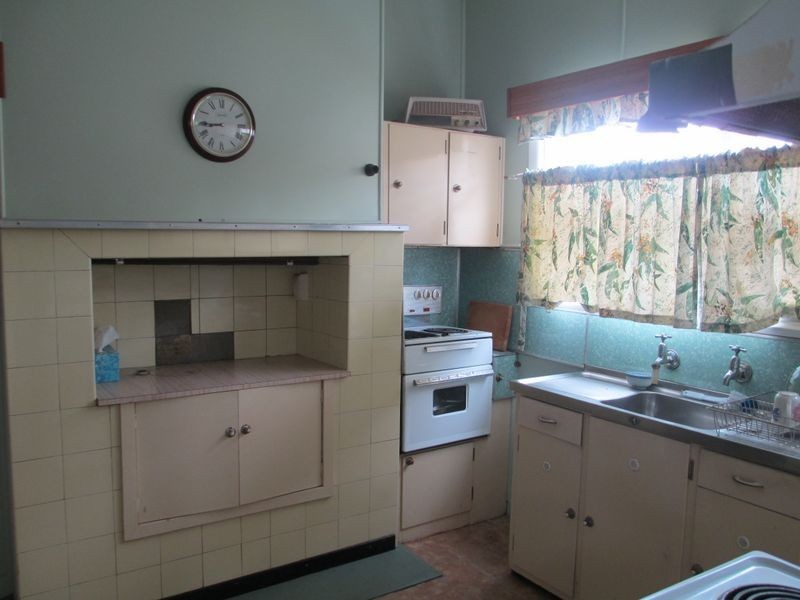 7 Millers Crescent, Moruya Heads NSW 2537