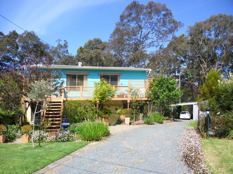 11 Grove Place, Moruya Heads NSW 2537