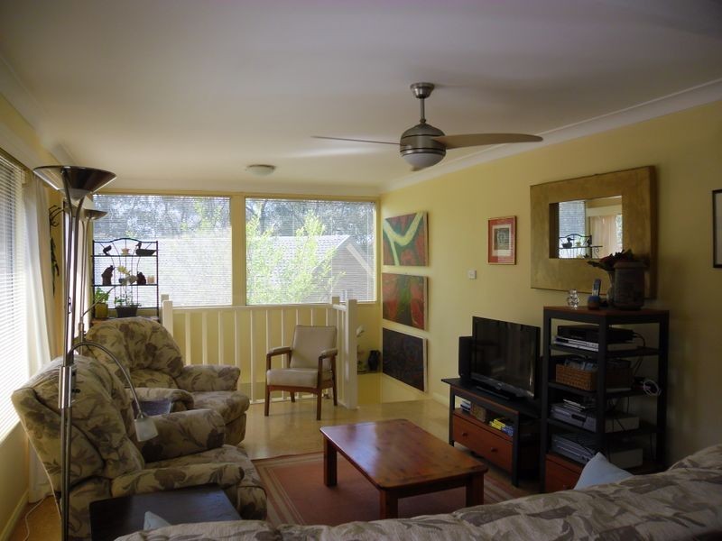 11 Grove Place, Moruya Heads NSW 2537
