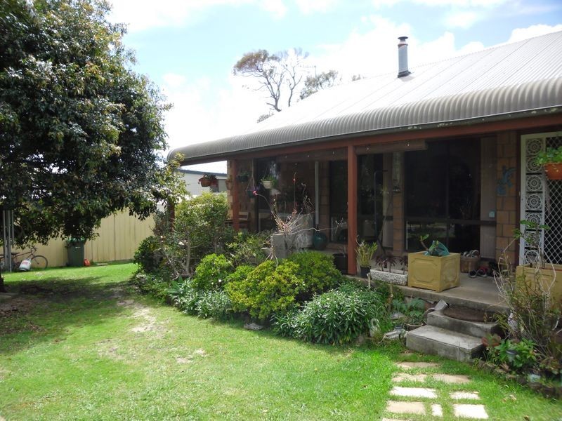 4 Jennifer Place, Moruya Heads NSW 2537