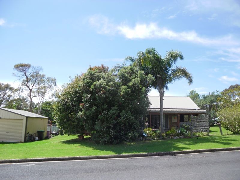 4 Jennifer Place, Moruya Heads NSW 2537