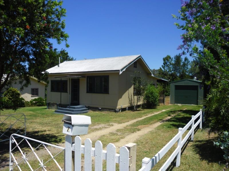 7 Campbell Street, Moruya NSW 2537
