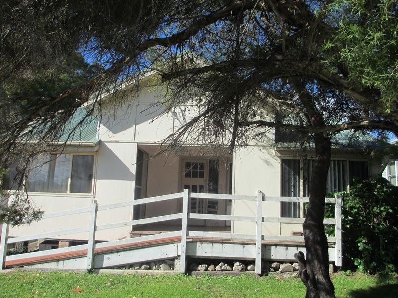 79 Campbell Street, Moruya NSW 2537