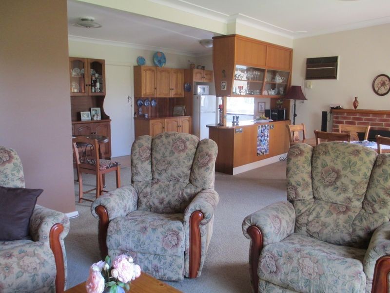 24 Shore Street, Moruya NSW 2537