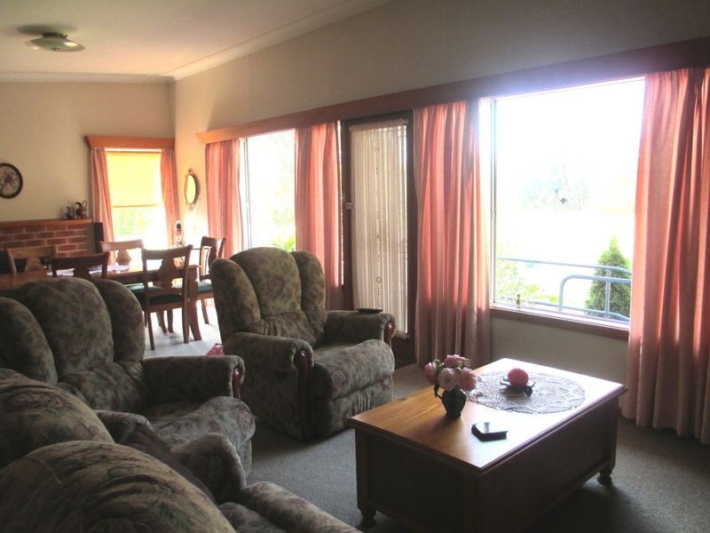 24 Shore Street, Moruya NSW 2537