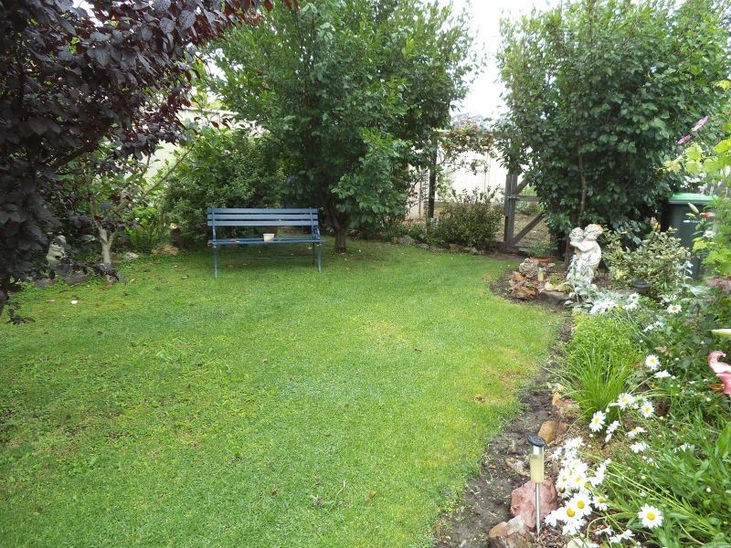 24 Shore Street, Moruya NSW 2537