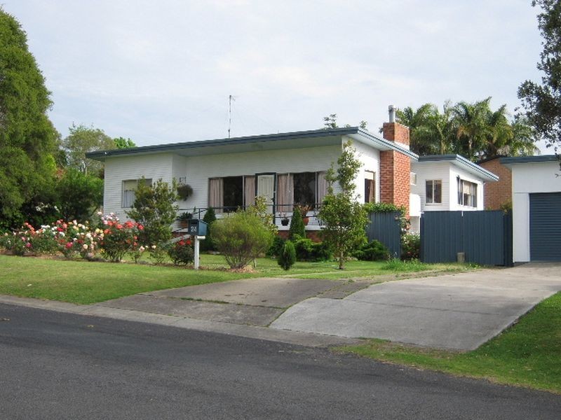 24 Shore Street, Moruya NSW 2537