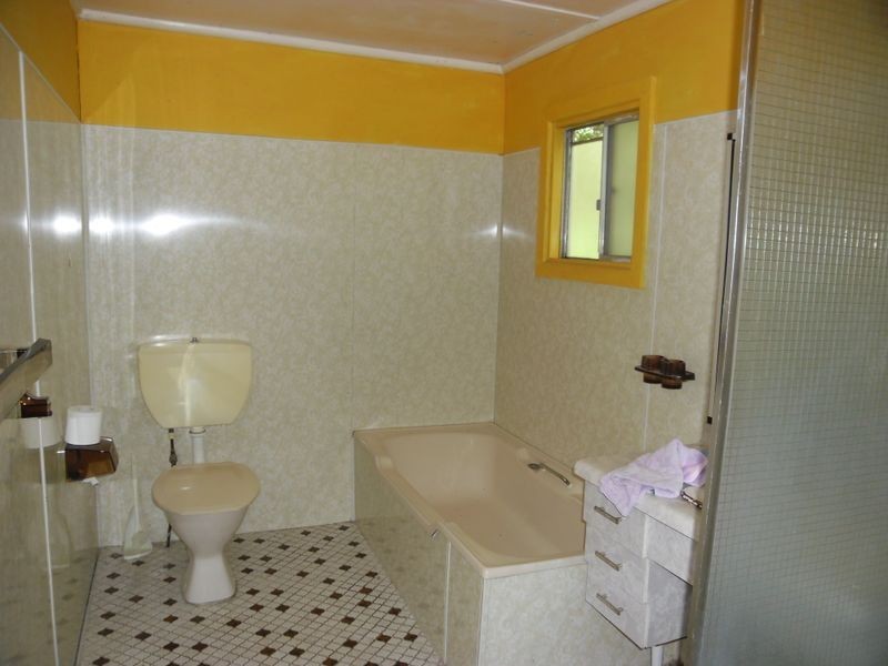 51 Campbell Street, Moruya NSW 2537