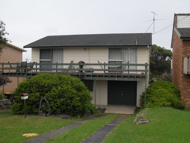 11 Kitchener Road, Tuross Head NSW 2537