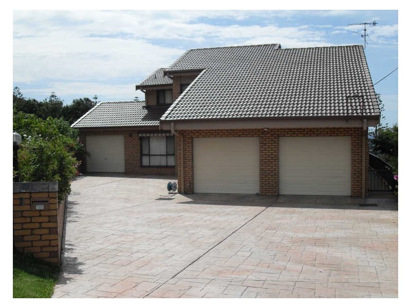 8 Kitchener Road, Tuross Head NSW 2537