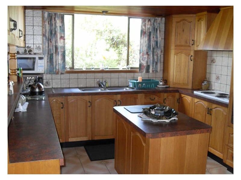 8 Kitchener Road, Tuross Head NSW 2537