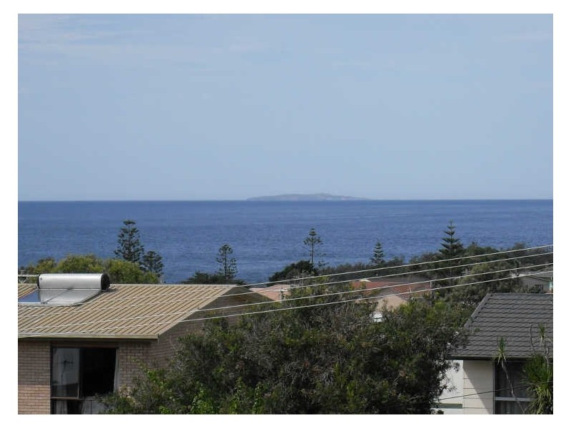 8 Kitchener Road, Tuross Head NSW 2537