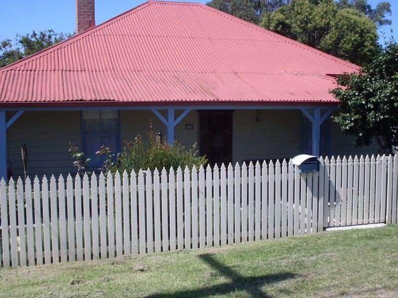 10 Luck Street, Moruya NSW 2537