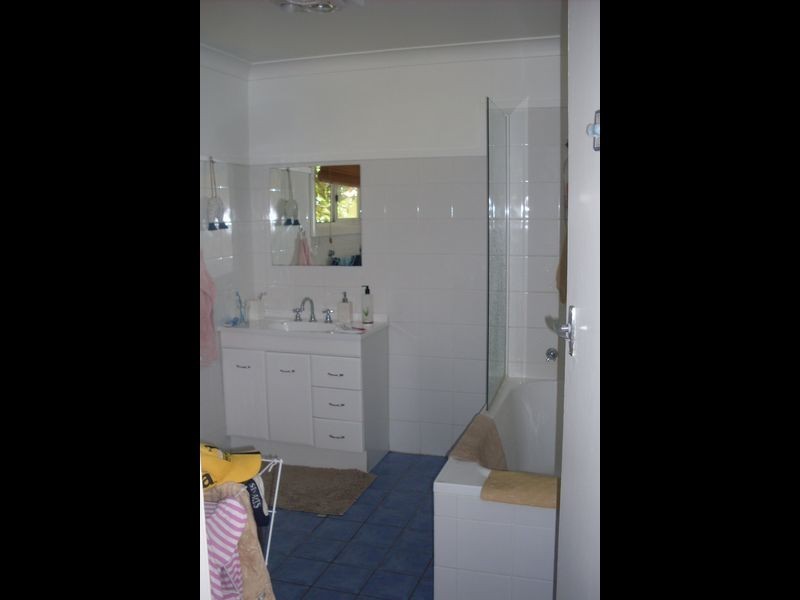 10 Luck Street, Moruya NSW 2537