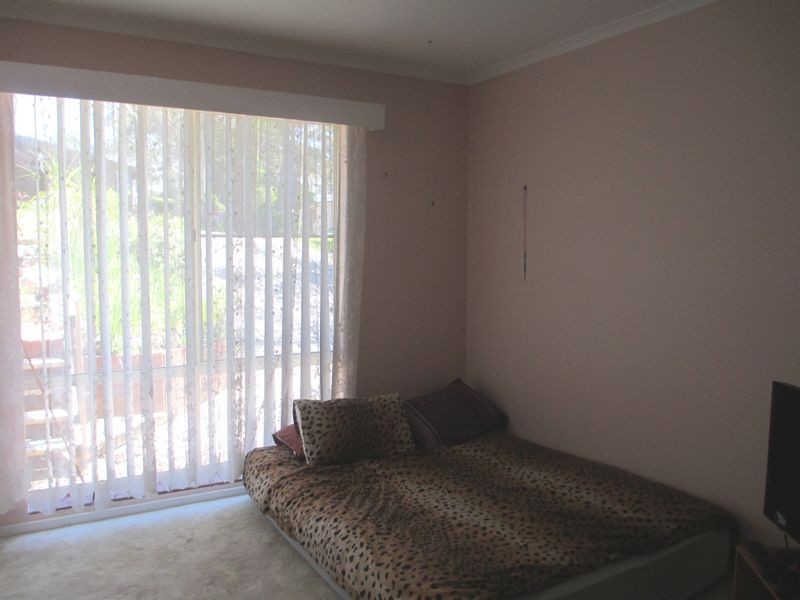 18 Crest Crescent, Moruya Heads NSW 2537