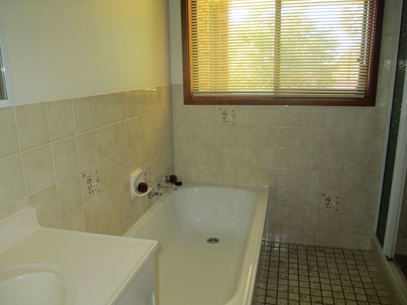 12 Luck Street, Moruya NSW 2537