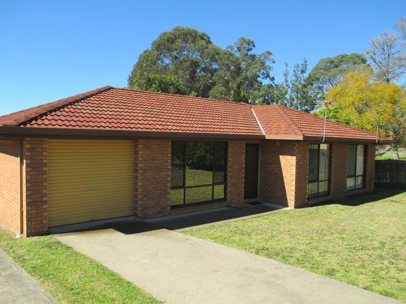 12 Luck Street, Moruya NSW 2537