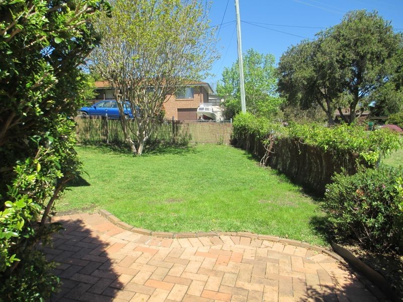 8 Ryan Place, Moruya NSW 2537
