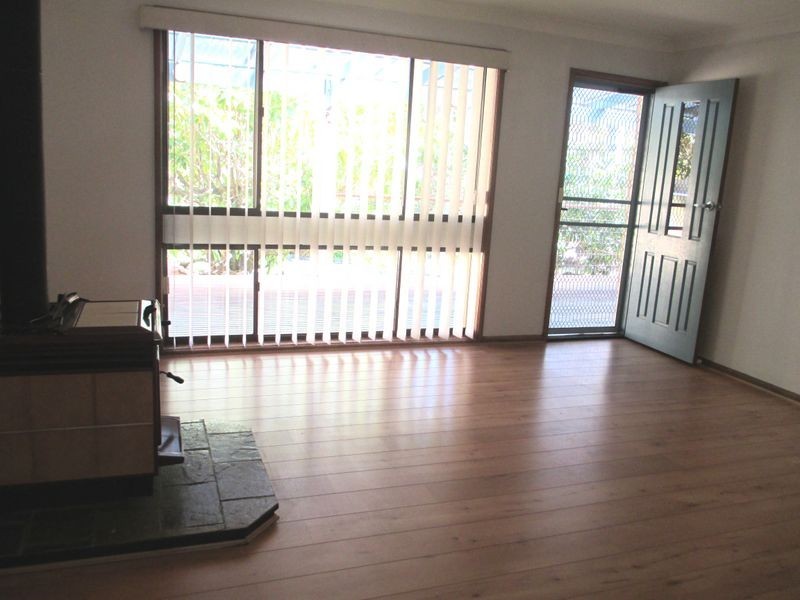 4 Spencer St, Moruya NSW 2537