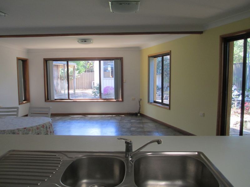 4 Spencer St, Moruya NSW 2537