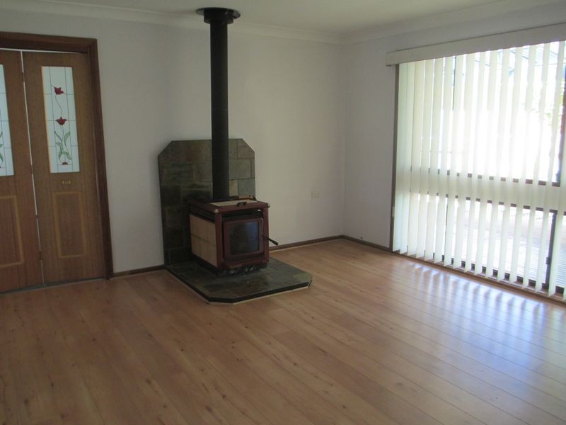 4 Spencer St, Moruya NSW 2537
