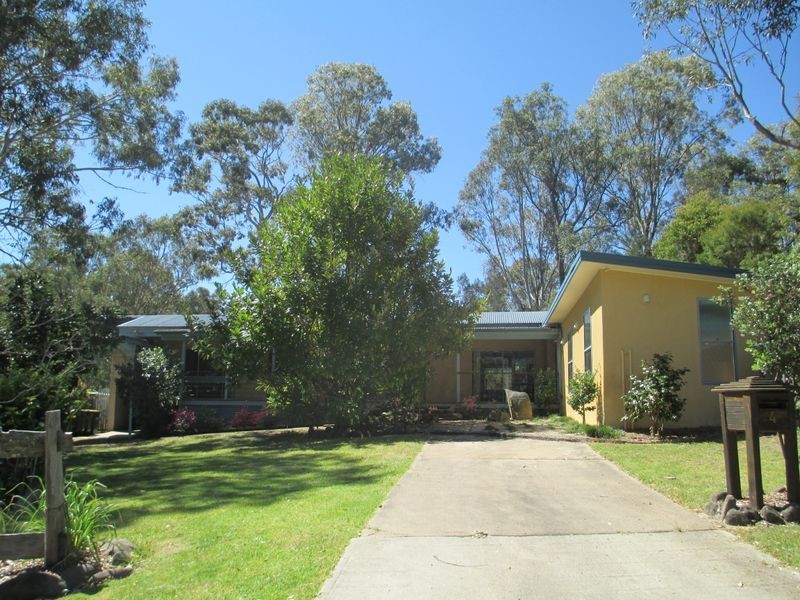 4 Spencer St, Moruya NSW 2537