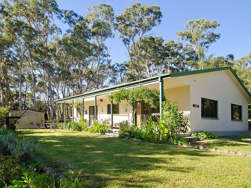 16 Halyard Drive, Moruya Heads NSW 2537
