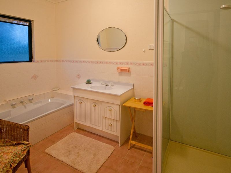 16 Halyard Drive, Moruya Heads NSW 2537