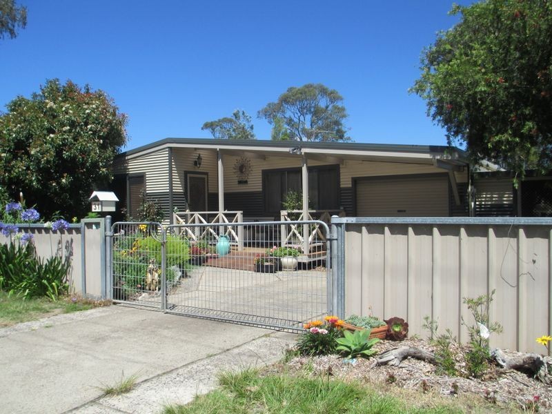 31 Keightley Street, Moruya NSW 2537