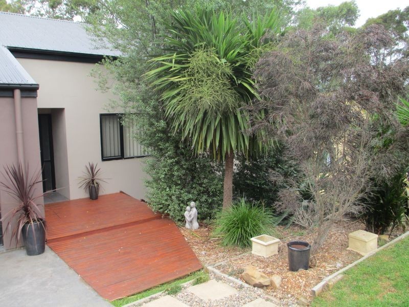 6 Scenic Place, Moruya Heads NSW 2537