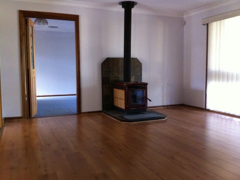 4 Spencer St, Moruya NSW 2537