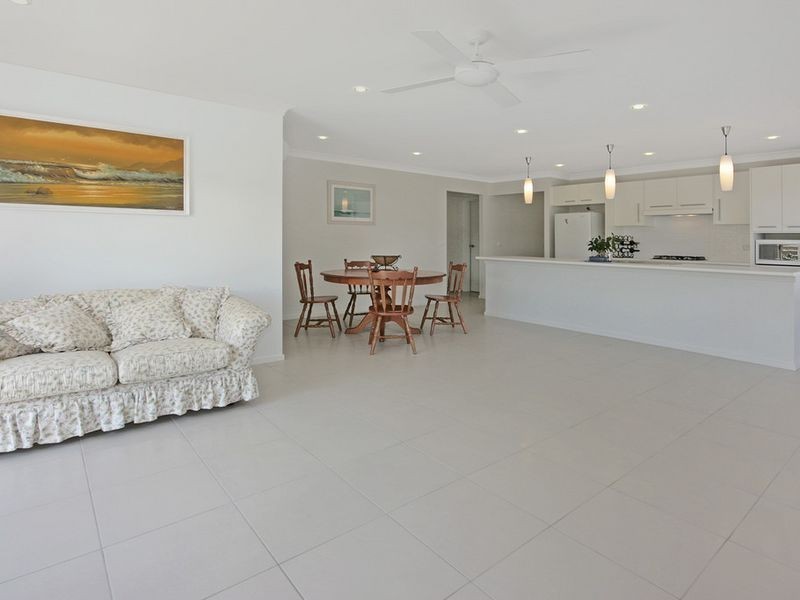 7 Griffiths Run, Broulee NSW 2537