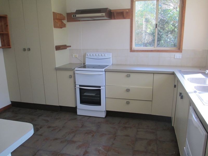 24 Millers Crescent, Moruya Heads NSW 2537
