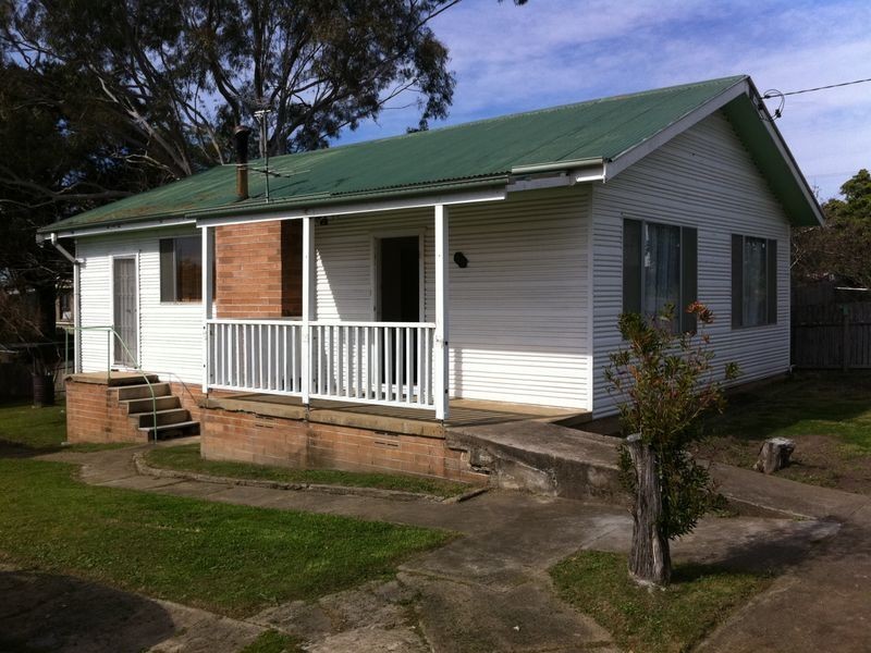 16 Luck St, Moruya NSW 2537