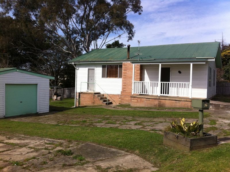 16 Luck St, Moruya NSW 2537