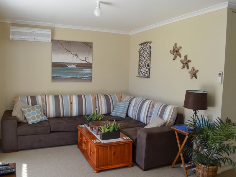 Cabin 58 Tomago River Caravan Park, Tomakin NSW 2537