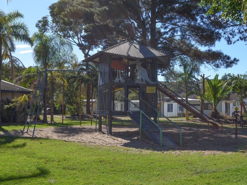 Cabin 58 Tomago River Caravan Park, Tomakin NSW 2537