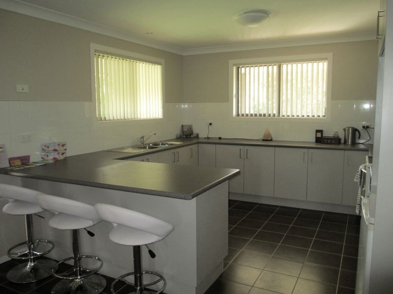 9 Carrie Crescent, Moruya NSW 2537
