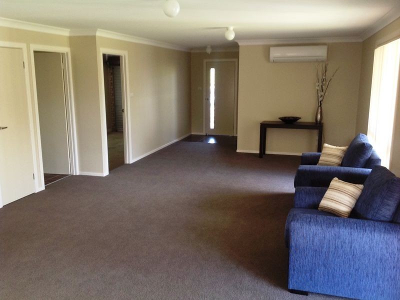 9 Carrie Crescent, Moruya NSW 2537