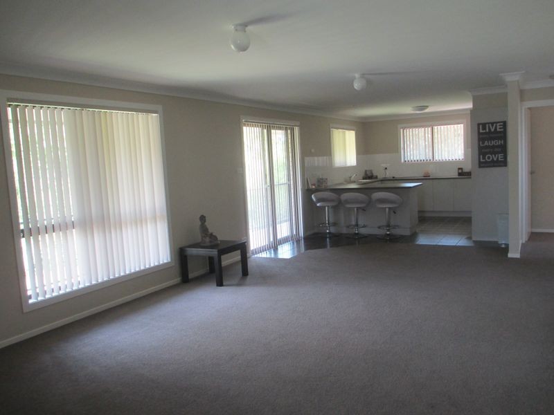 9 Carrie Crescent, Moruya NSW 2537