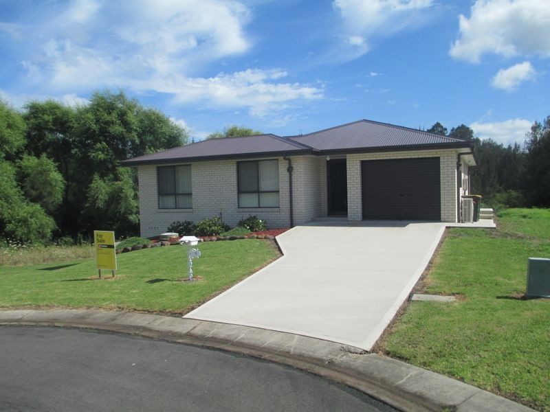 9 Carrie Crescent, Moruya NSW 2537