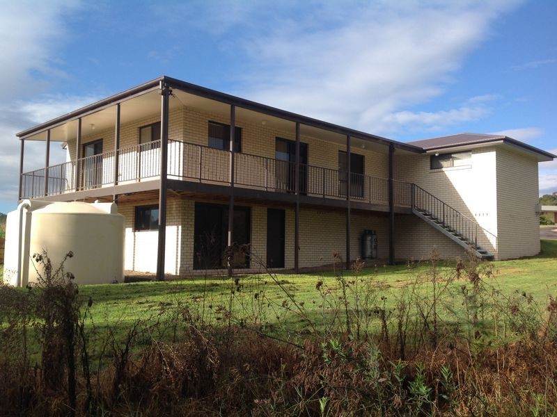 9 Carrie Crescent, Moruya NSW 2537