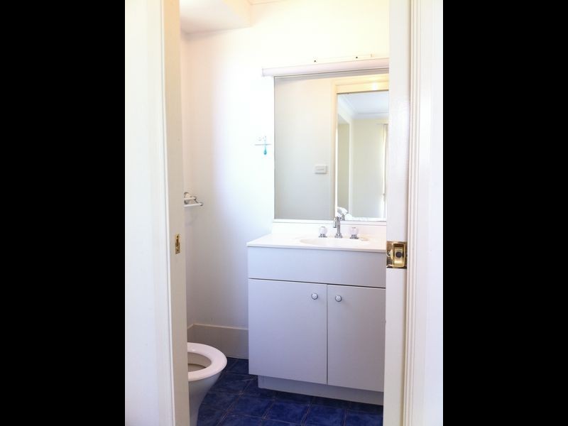 8 Zanthus Dr, Broulee NSW 2537