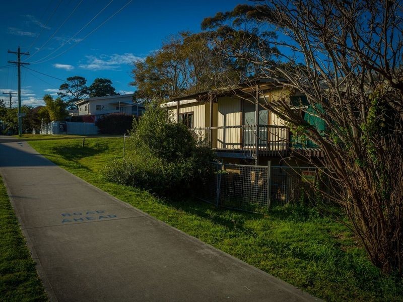 4 Charles Moffit Drive, Moruya Heads NSW 2537