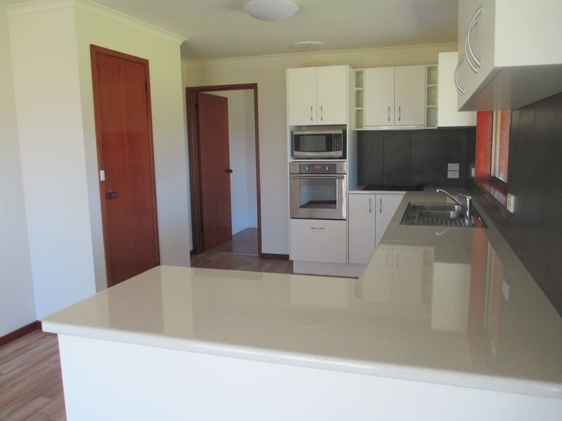 13 Glenduart Grove, Moruya NSW 2537