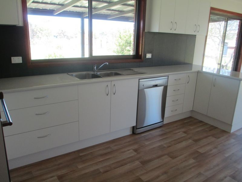 13 Glenduart Grove, Moruya NSW 2537