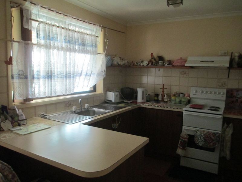 11 Wattlebark Place, Moruya NSW 2537
